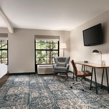 Four Points By Sheraton Raleigh Arena Εξωτερικό φωτογραφία
