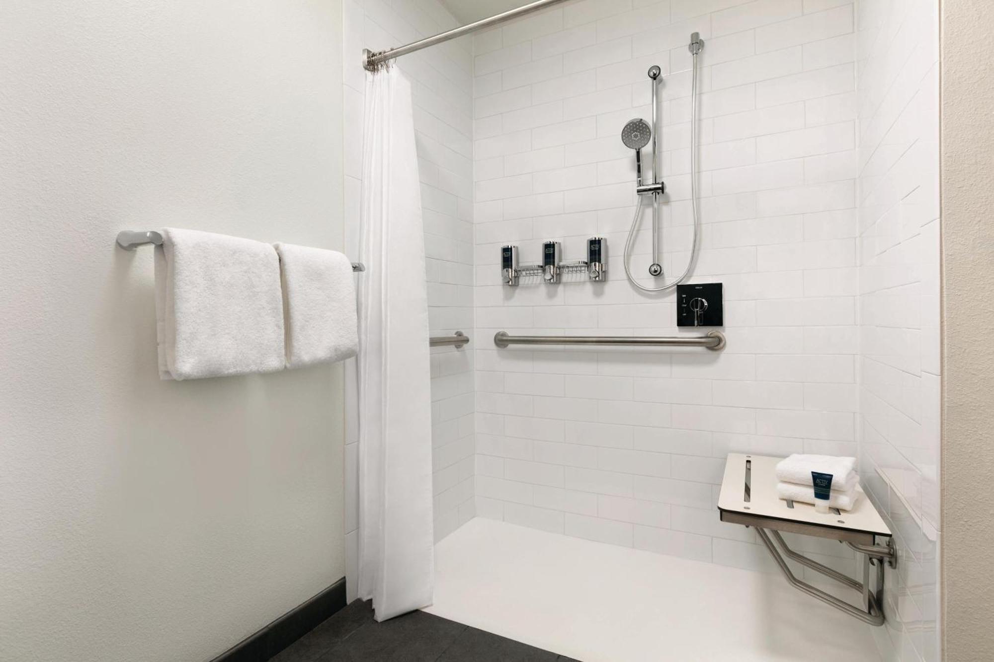 Four Points By Sheraton Raleigh Arena Εξωτερικό φωτογραφία