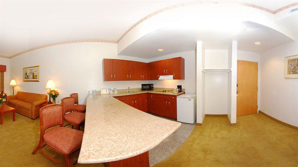 Four Points By Sheraton Raleigh Arena Εξωτερικό φωτογραφία
