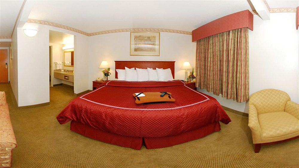 Four Points By Sheraton Raleigh Arena Εξωτερικό φωτογραφία